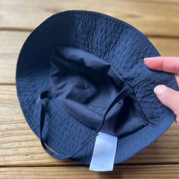 Old Navy Extra Small Dark Blue Toddler’s Bucket Hat - Picture 3 of 5